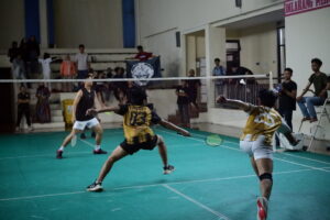 Aksi pertandingan bulutangkis ganda putra di Marine Sport Competition 2025